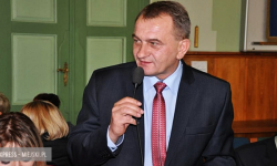 Nieć zastąpił Kurzypa. Rada powiatu obraduje już w komplecie