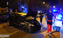 Stracił panowanie nad pojazdem i uszkodził dwa auta zaparkowane wzdłuż drogi [foto] [aktualizacja]