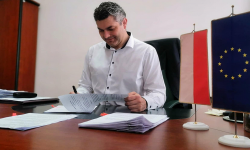 Umowy podpisane. Gmina dofinansuje budowę kolejnych 12 przydomowych oczyszczalni ścieków