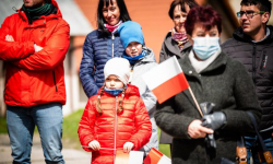 Koncert Górniczej Orkiestry Dętej, mieszkańcy otrzymali symboliczne flagi [foto]