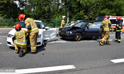 Zderzenie audi i bmw na krajowej ósemce w Bardzie