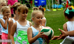 Wakacyjny piknik dla dzieci z Ząbkowickim Centrum Sportu i Rekreacji [foto]