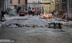 Przedłuża się remont ul. Głównej i Noworudzkiej w Bardzie [foto]