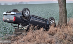 Nissan dachował między Ząbkowicami Śląskimi a Stolcem [foto]