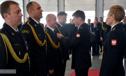 Powiatowy Dzień Strażaka w KP PSP w Ząbkowicach Śląskich. Wręczono awanse i poświęcono figurę [foto]