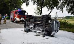 Dachowanie toyoty za Byczeniem. Wśród poszkodowanych dwoje dzieci