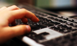 Kolejne dwie osoby oszukane w internecie. Jedna straciła trzy, druga niemal 10 tys. zł