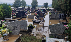Wojskowi chemicy odkażają cmentarz. Obowiązuje zakaz wstępu