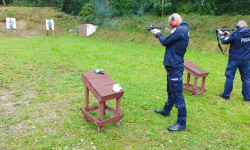 Szkolenia strzeleckie w ząbkowickiej komendzie