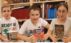 Noc z książką. Uczniowie odkrywali „Moc Bibliotek” w Przyłęku