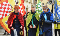 Orszak Trzech Króli po raz trzynasty przeszedł ulicami Barda [foto]