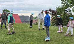 Ruszyły zajęcia deskorolkowe na złotostockim skate parku
