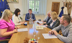 Podpisano umowę na termomodernizację świetlicy wiejskiej w Chwalisławiu