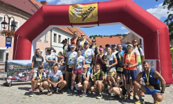 Na najlepszych biegaczy czekały sztabki złota. XIV Bieg na Jawornik za nami [wyniki]