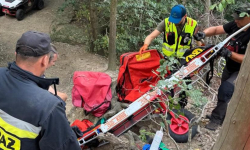 Strażacy i GOPR ruszyli na pomoc rannej turystce. Akcja ratunkowa w górzystym terenie