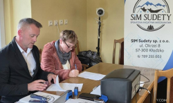 SIM Sudety buduje w Złotym Stoku. Kolejni mieszkańcy podpisali umowy na mieszkania