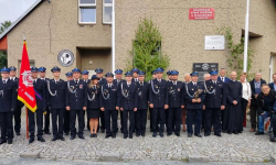 80-lecie OSP Braszowice. Uroczysty apel i odsłonięcie pamiątkowej tablicy