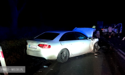 Czołowe zderzenie audi i opla na wysokości Kluczowej [foto] [aktualizacja]