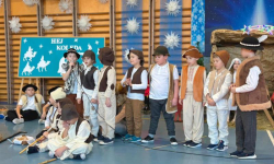 Jasełka w wykonaniu uczniów Szkoły Podstawowej w Henrykowie – pełne radości i z mądrym przesłaniem