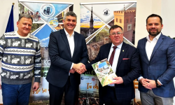 Umowa podpisana. Niebawem ruszy przebudowa basenu odkrytego za blisko 18 mln zł