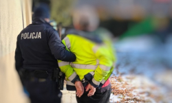 Pijany 60-latek zaatakował ratowników medycznych [video]