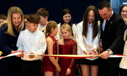 Wyremontowana po powodzi hala sportowa w Kamieńcu Ząbkowickim oficjalnie otwarta [foto] [video]