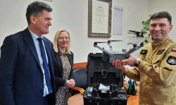 Nowoczesny dron z kamerą termowizyjną trafił do strażaków z Ząbkowic Śląskich