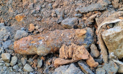 Niewybuch z czasów II wojny światowej znaleziony podczas przebudowy odkrytego basenu