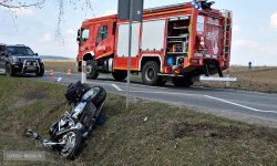 Zderzenie motocykla z samochodem osobowym, lądował śmigłowiec LPR [foto] [aktualizacja]
