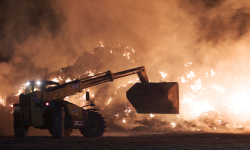 Spłonęło ponad tysiąc balotów słomy. Wyznaczono 10 tys. zł nagrody za wskazanie sprawcy podpalenia