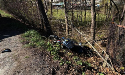 Motocyklista wypadł z drogi na drodze krajowej nr 46 w Złotym Stoku [foto] [aktualizacja]