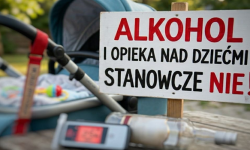 Nietrzeźwa babcia opiekowała się rocznym i pięcioletnim dzieckiem