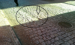 Niedawno oddana ul. Ziębicka ma już ok. 10 wgłębień w nawierzchni