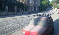 Ziębicka w pyle tonie