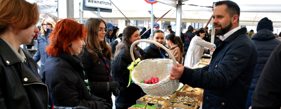 Kolorowe stoiska, lokalne smaki i świąteczny klimat. Jarmark w Ząbkowicach Śląskich [foto]