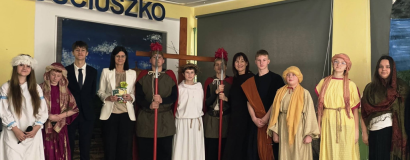 Wielkanocne przedstawienie uczniów Szkoły Podstawowej w Złotym Stoku