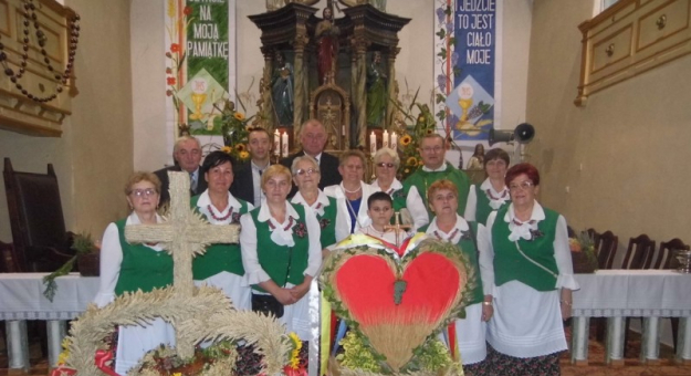 Zespół Starczowianki istnieje już od 10 lat. Na antenie Radia Wrocław zadebiutował jednak dopiero w tym roku, zajmując trzecie miejsce w 10 edycji Listy Przebojów Ludowych