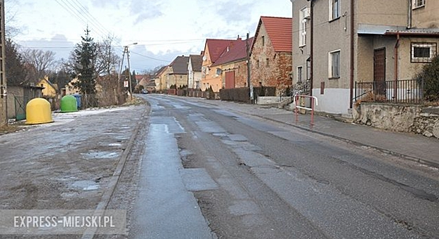 Mieszkańcy ul. Kamienieckiej od dłuższego czasu domagają sie remontu drogi 