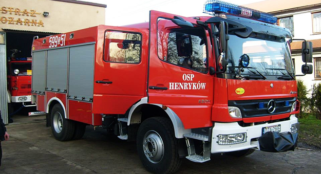 Mercedes Atego, którym strażacy-ochotnicy z Henrykowa od 2009 roku wyjeżdżają do akcji, po otrzymaniu nowego pojazdu zostanie przekazany do jednostki Ochotniczej Straży Pożarnej w Krzelkowie