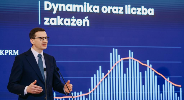 Konferencja premiera Mateusza Morawieckiego i ministra zdrowia Adama Niedzielskiego ws. zniesienia części obostrzeń w związku z pandemią COVID-19