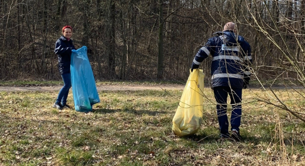 Tona śmieci posprzątana z brzegów zbiornika Kozielno 