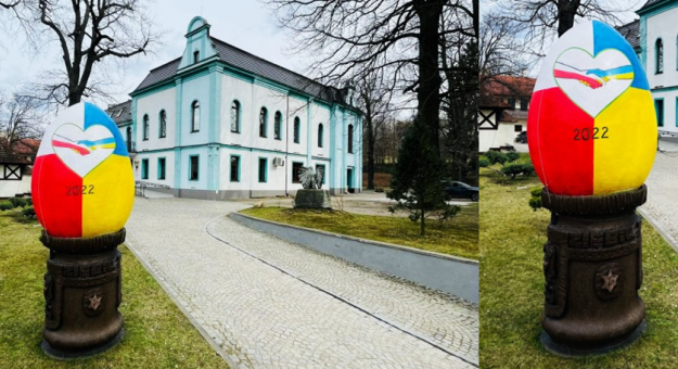 Wielkanocna pisanka przed Ziębickim Centrum Kultury to już niemal tradycja świąt wielkanocnych