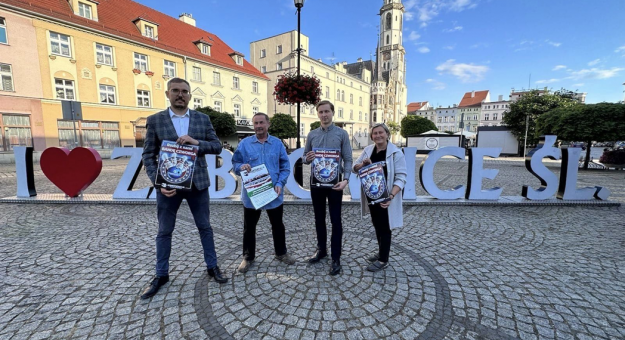 Kandydaci na posłów i osoby związane z Konfederacją w czerwcu odwiedziły Ząbkowice Śląskie. - Była to dobra okazja do zaprezentowania naszych postulatów, ale także do dyskusji na tematy dotyczące lokalnej społeczności - podsumował wówczas Karol Michalik, dziś jeden z liderów wałbrzyskiej listy