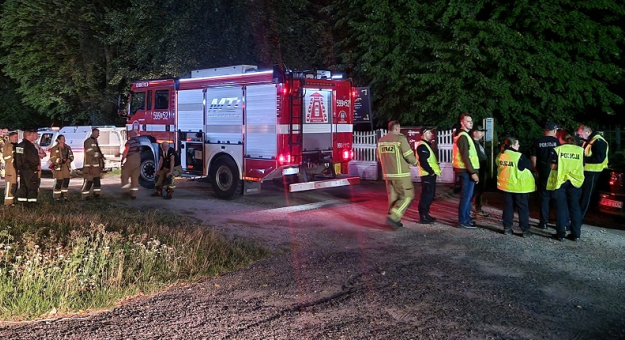 Poszukiwania zaginionej 44-latki, w której brali udział policjanci i strażacy zakończyła się powodzeniem