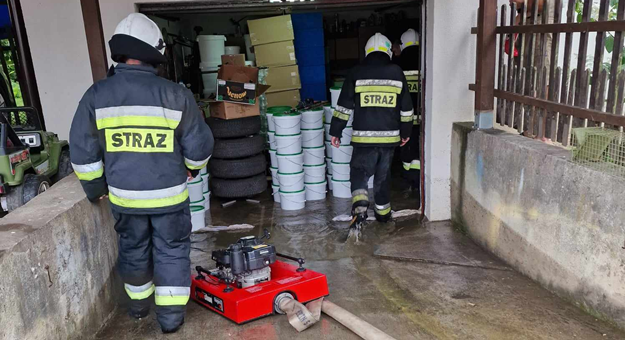 W posiedzeniu wzięli udział m.in. strażacy-ochotnicy z terenu gminy, którzy w najbliższych dniach mogą mieć pełne ręce roboty