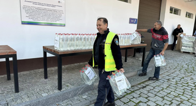 W gminie Ziębice woda jest już zdatna do picia, jednak nadal można otrzymać wodę butelkowaną