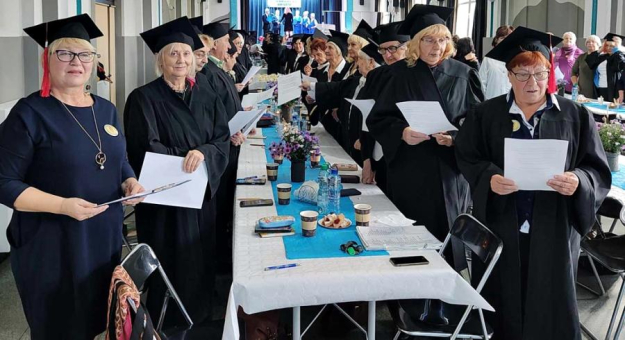 	Studenci ze Złotostockiego Uniwersytetu Trzeciego Wieku zainaugurowali rok akademicki