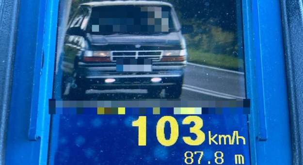 Mężczyzna w terenie zabudowanym jechał 103 km/h