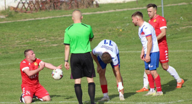 Klasa okręgowa: Zamek Kamieniec 5:0 (2:0) Włókniarz Głuszyca