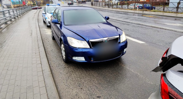 Kolizja na krajowej ósemce w Bardzie. Skoda wjechała w tył toyoty